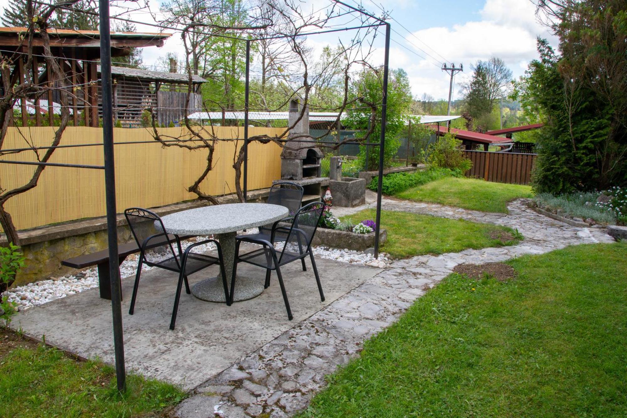 Apartma Pri Klari Apartment *